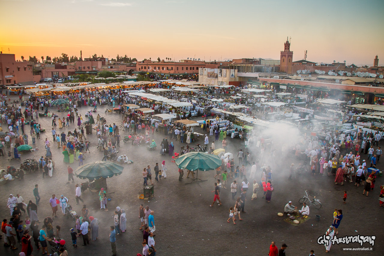 Cenare in piazza Jemaa el Fna a Marrakech